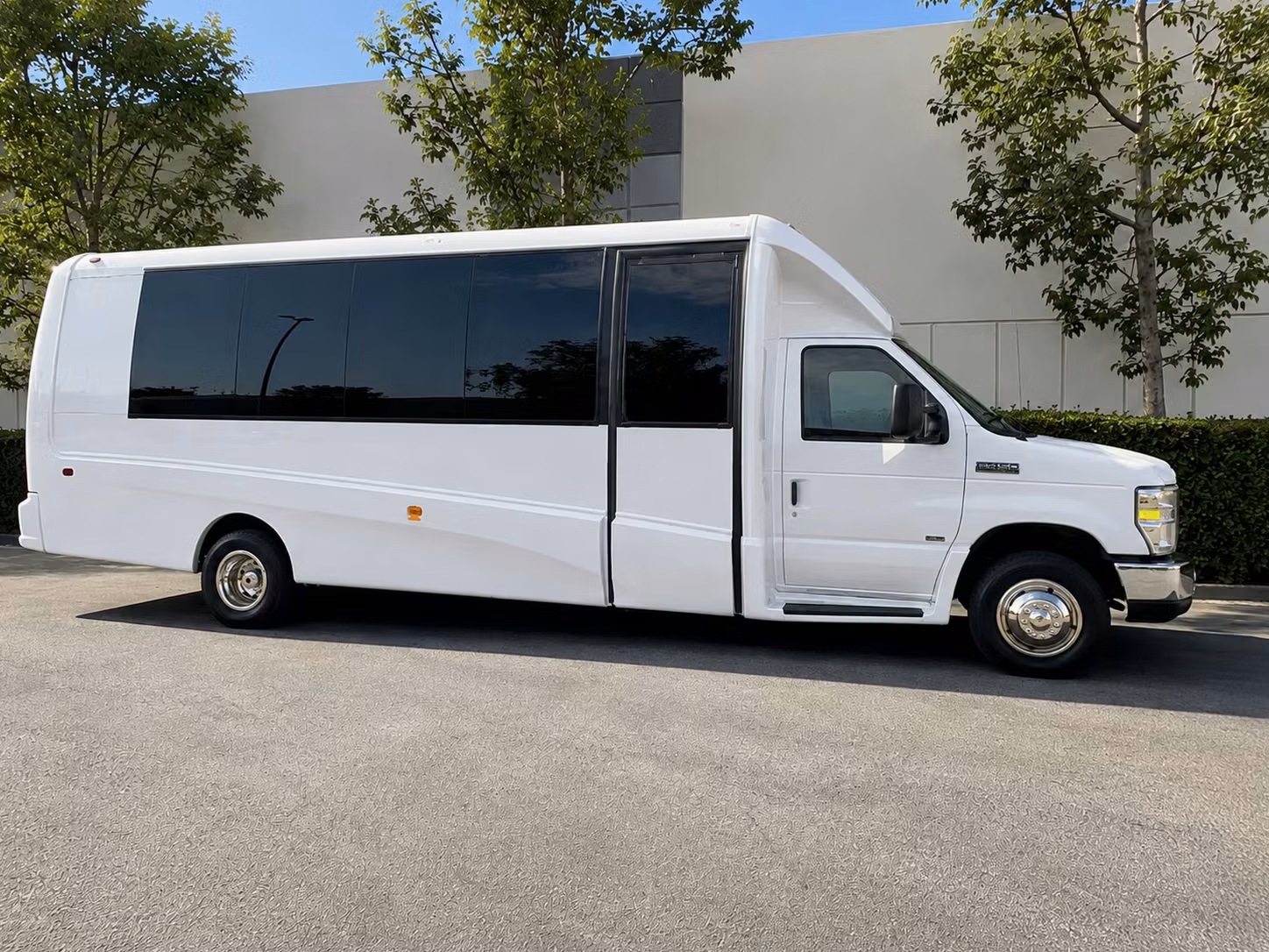 15 passenger minibus